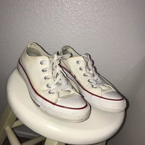 WHITE RED AND BLUE LOW TOP CONVERSE